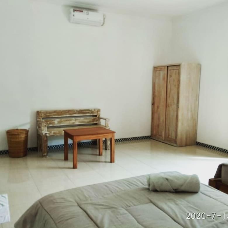 Harris Surf Villa Pulukan Exterior photo