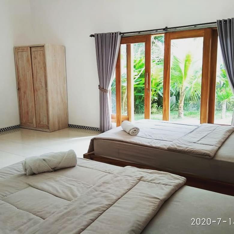Harris Surf Villa Pulukan Exterior photo