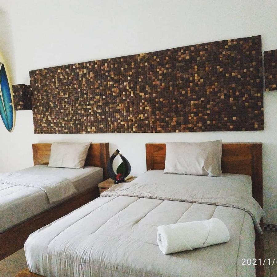 Harris Surf Villa Pulukan Exterior photo