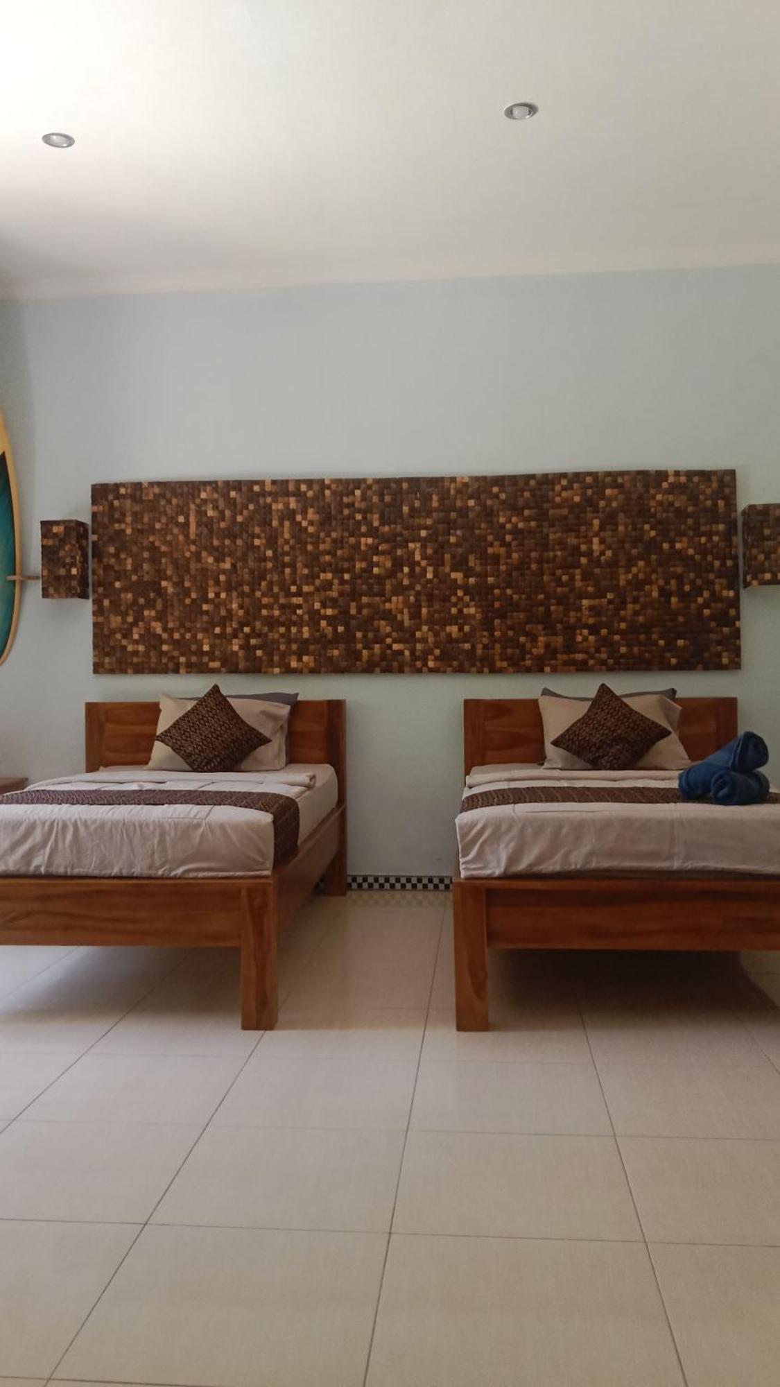 Harris Surf Villa Pulukan Exterior photo
