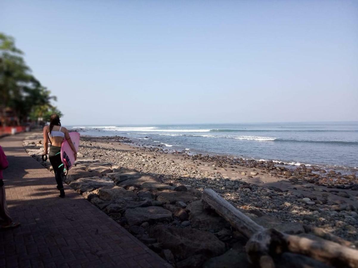 Harris Surf Villa Pulukan Exterior photo