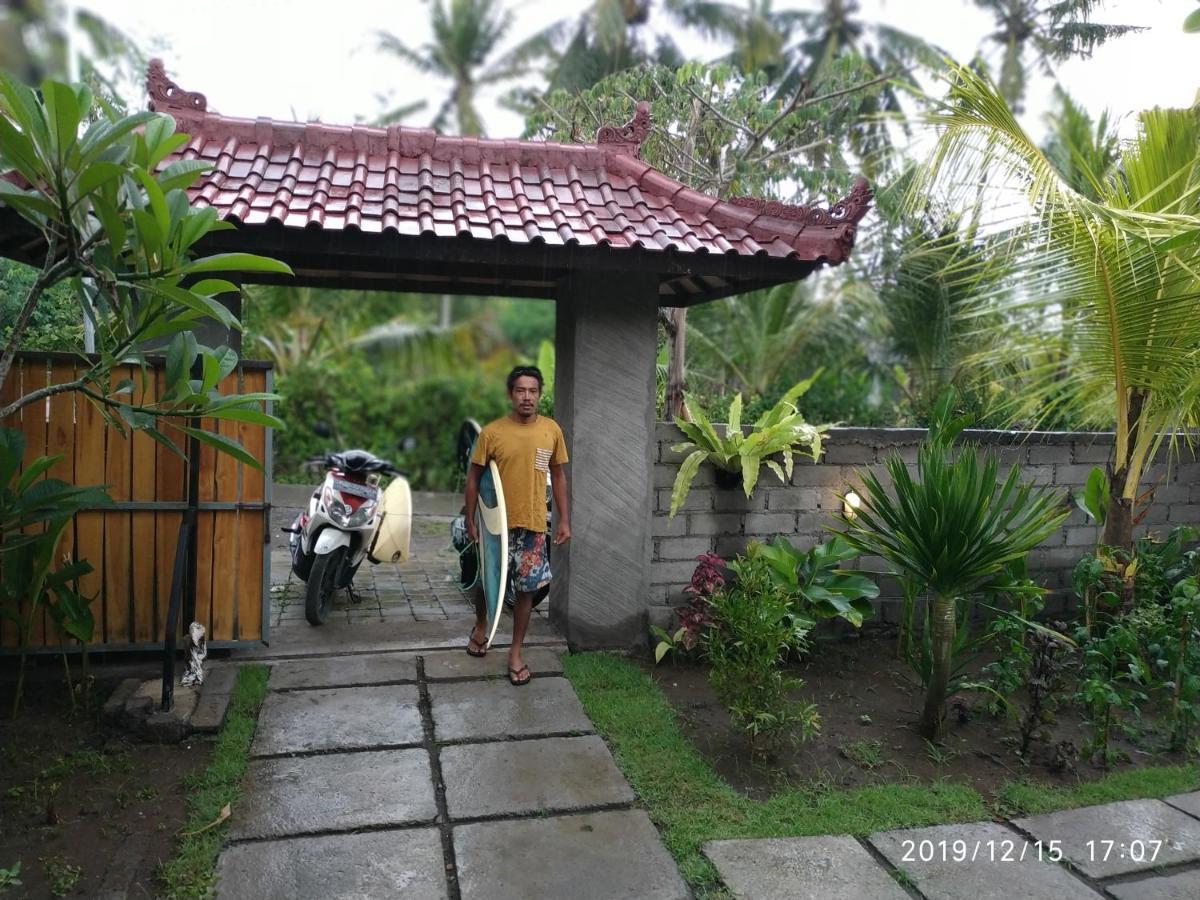 Harris Surf Villa Pulukan Exterior photo